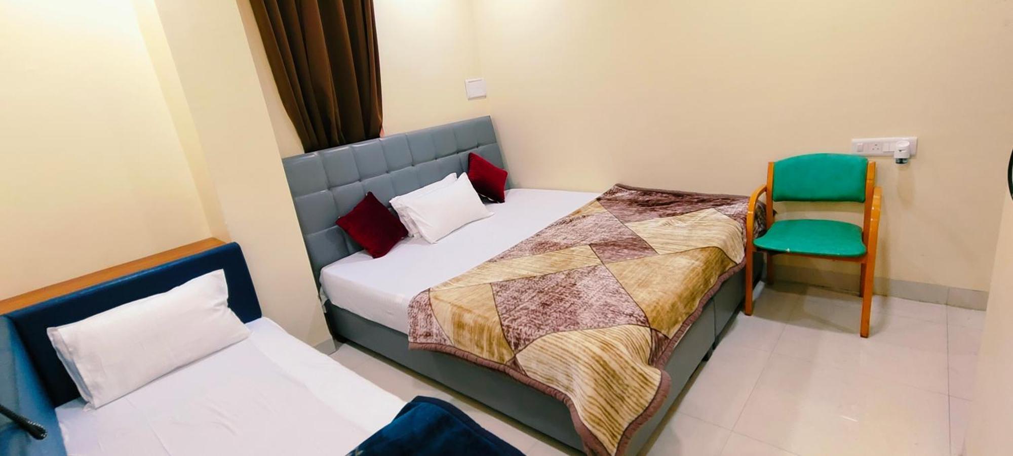 Shri Shiv Ganga Bhakt Niwas Hotel Ujjain Ngoại thất bức ảnh