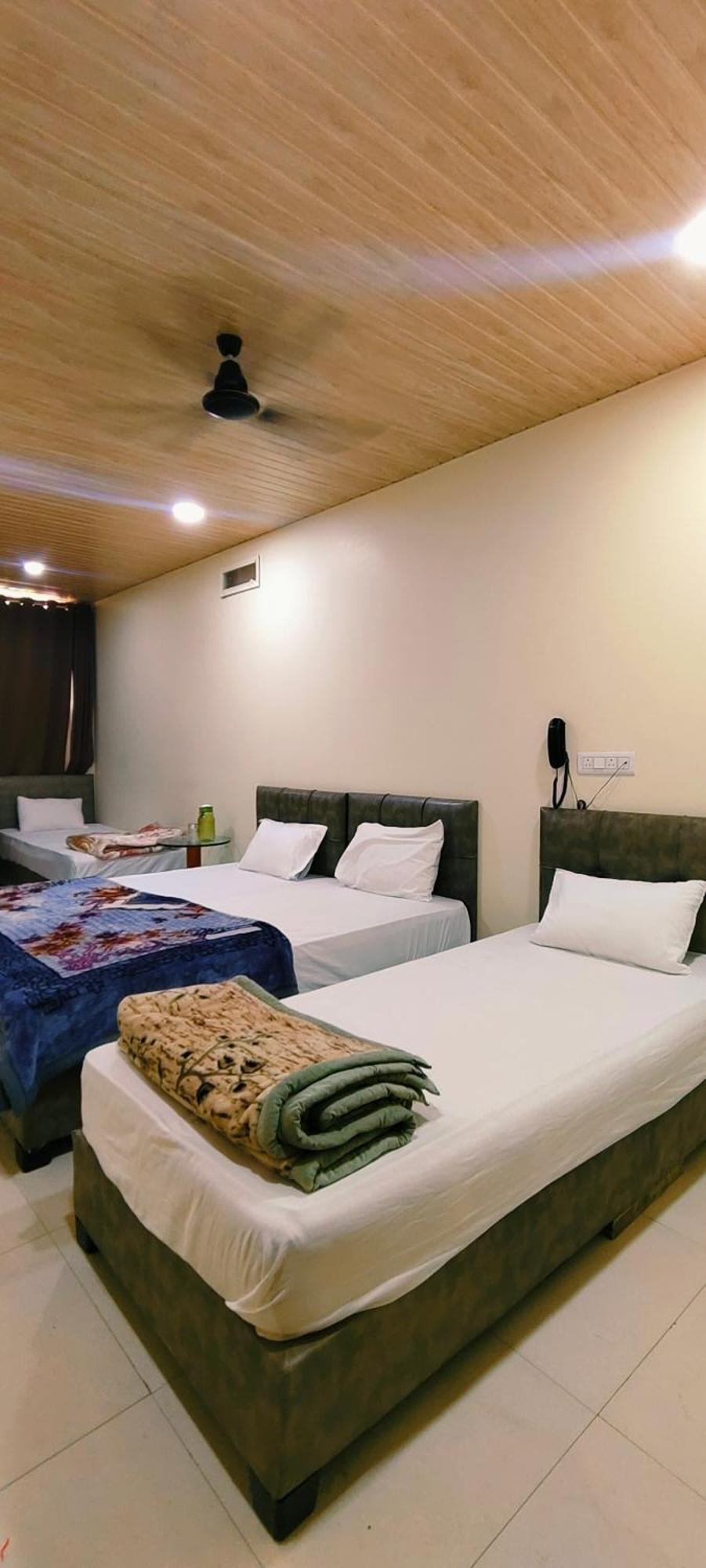 Shri Shiv Ganga Bhakt Niwas Hotel Ujjain Ngoại thất bức ảnh