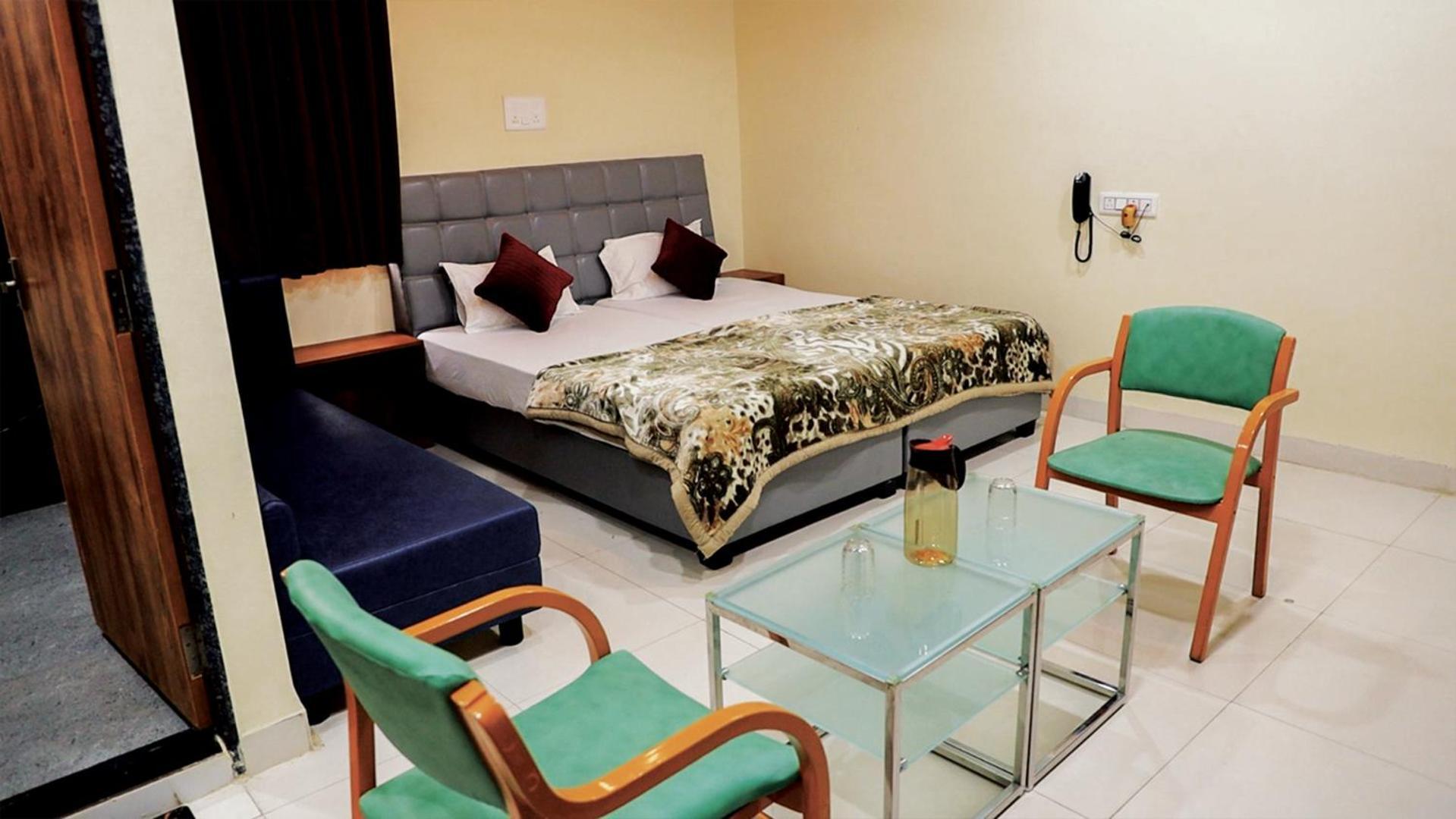 Shri Shiv Ganga Bhakt Niwas Hotel Ujjain Ngoại thất bức ảnh