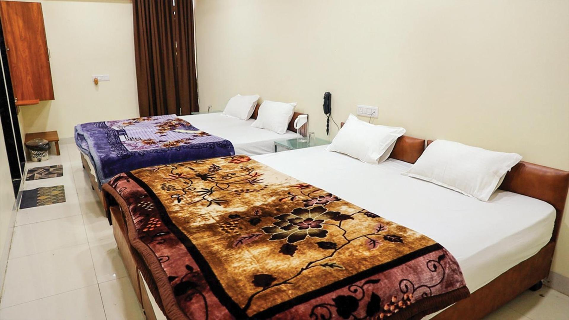 Shri Shiv Ganga Bhakt Niwas Hotel Ujjain Ngoại thất bức ảnh