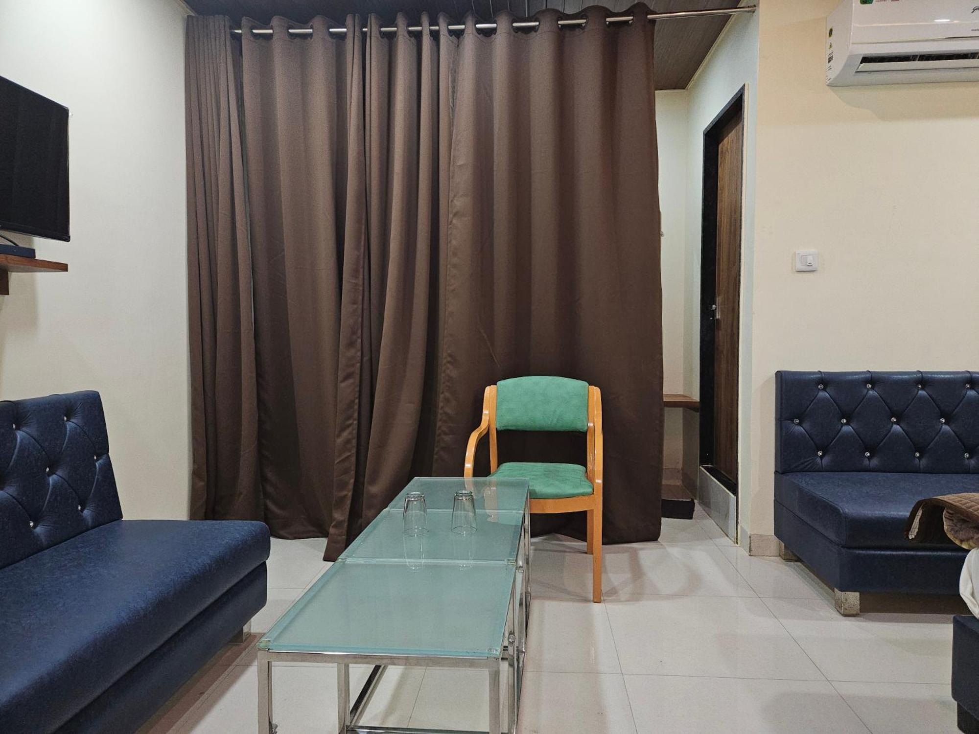 Shri Shiv Ganga Bhakt Niwas Hotel Ujjain Ngoại thất bức ảnh