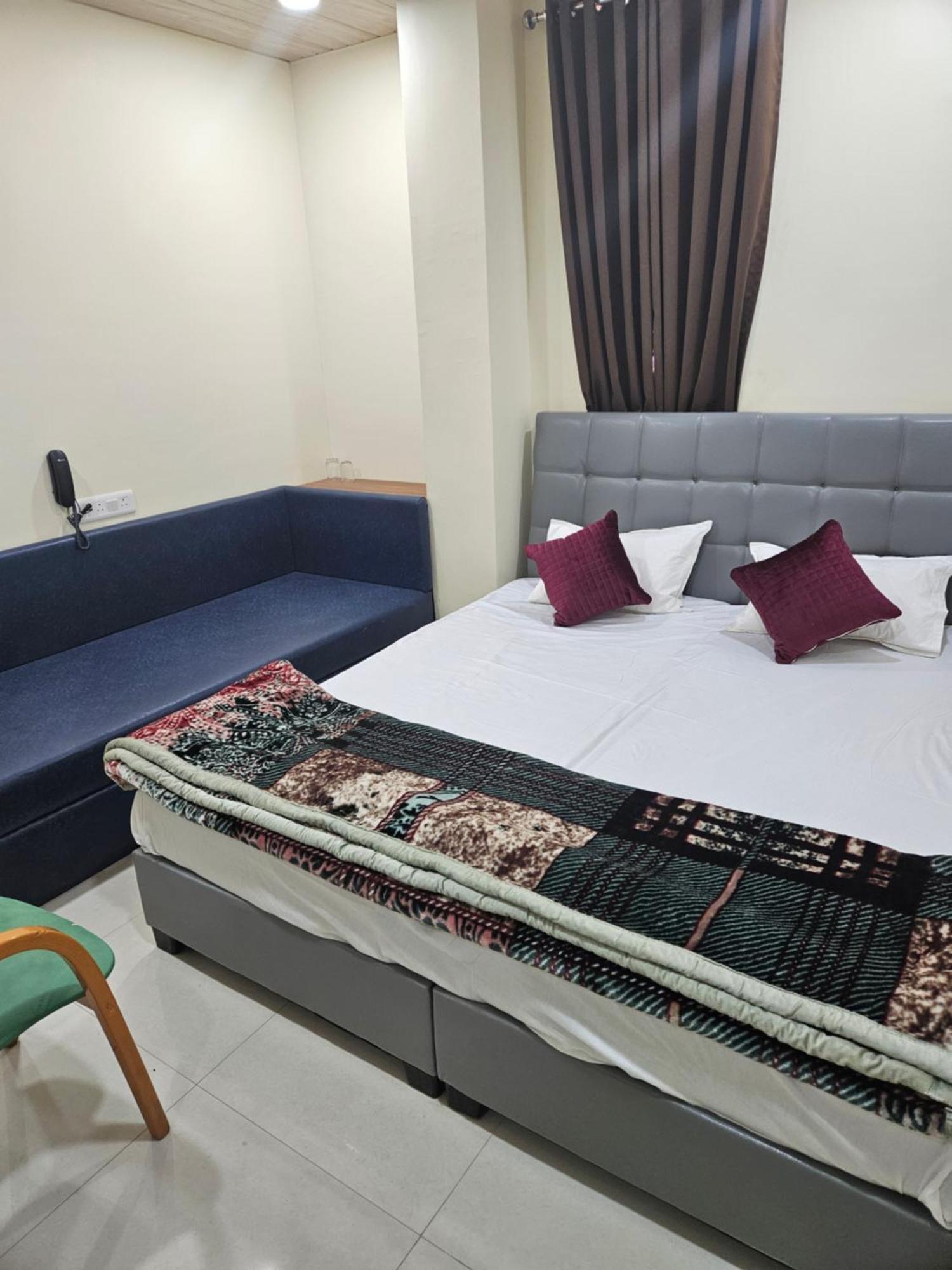 Shri Shiv Ganga Bhakt Niwas Hotel Ujjain Ngoại thất bức ảnh