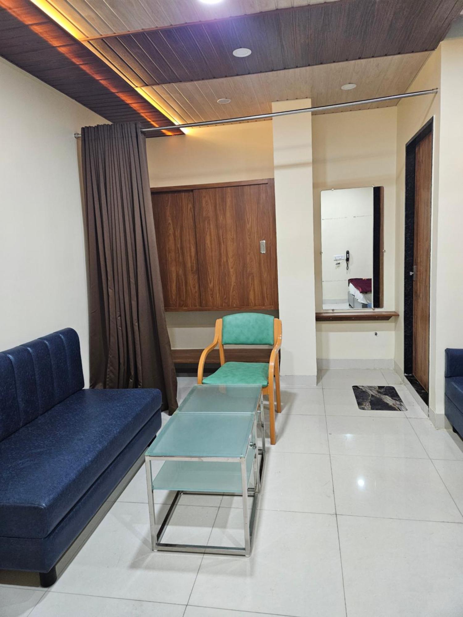 Shri Shiv Ganga Bhakt Niwas Hotel Ujjain Ngoại thất bức ảnh