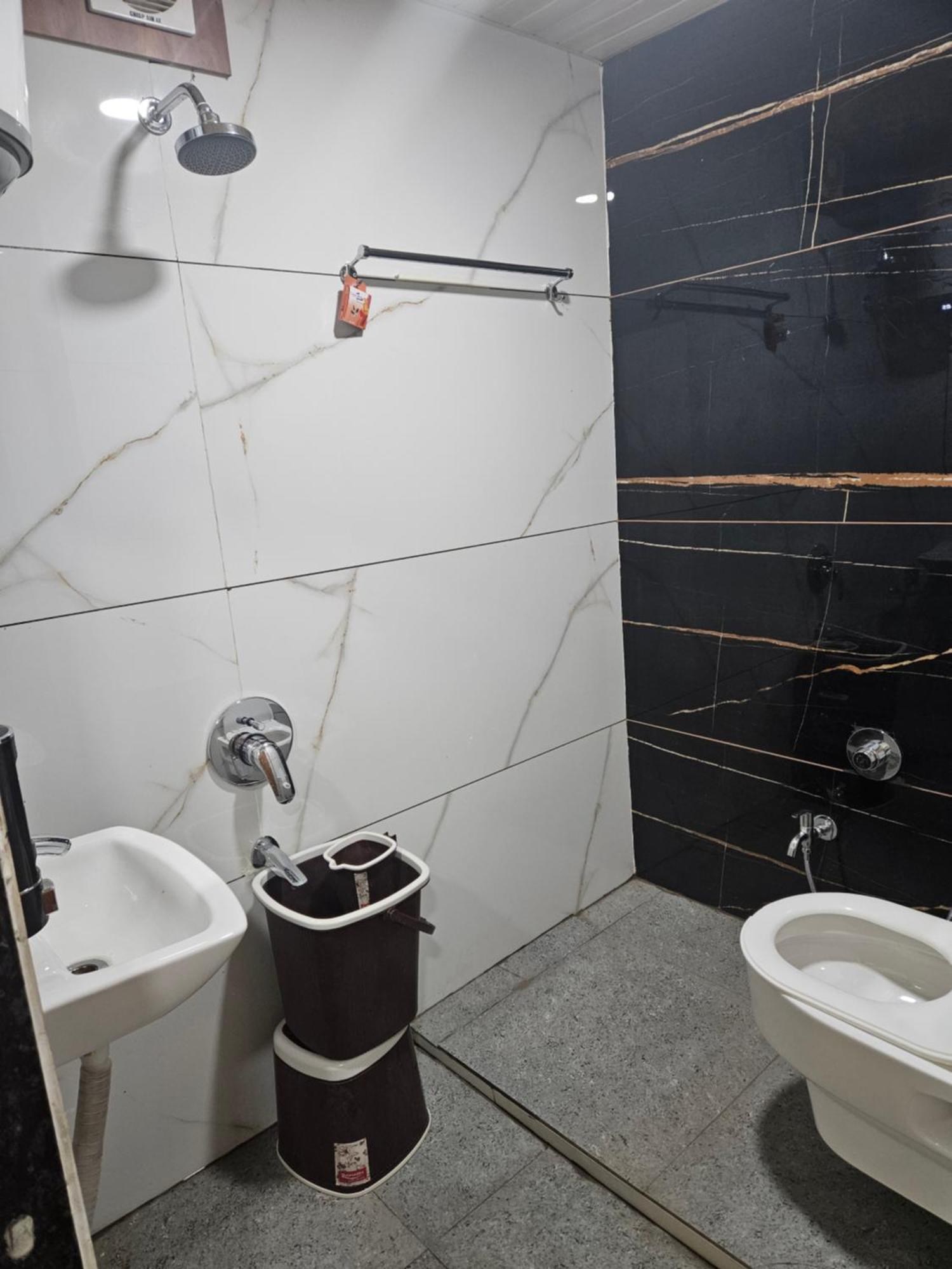 Shri Shiv Ganga Bhakt Niwas Hotel Ujjain Ngoại thất bức ảnh