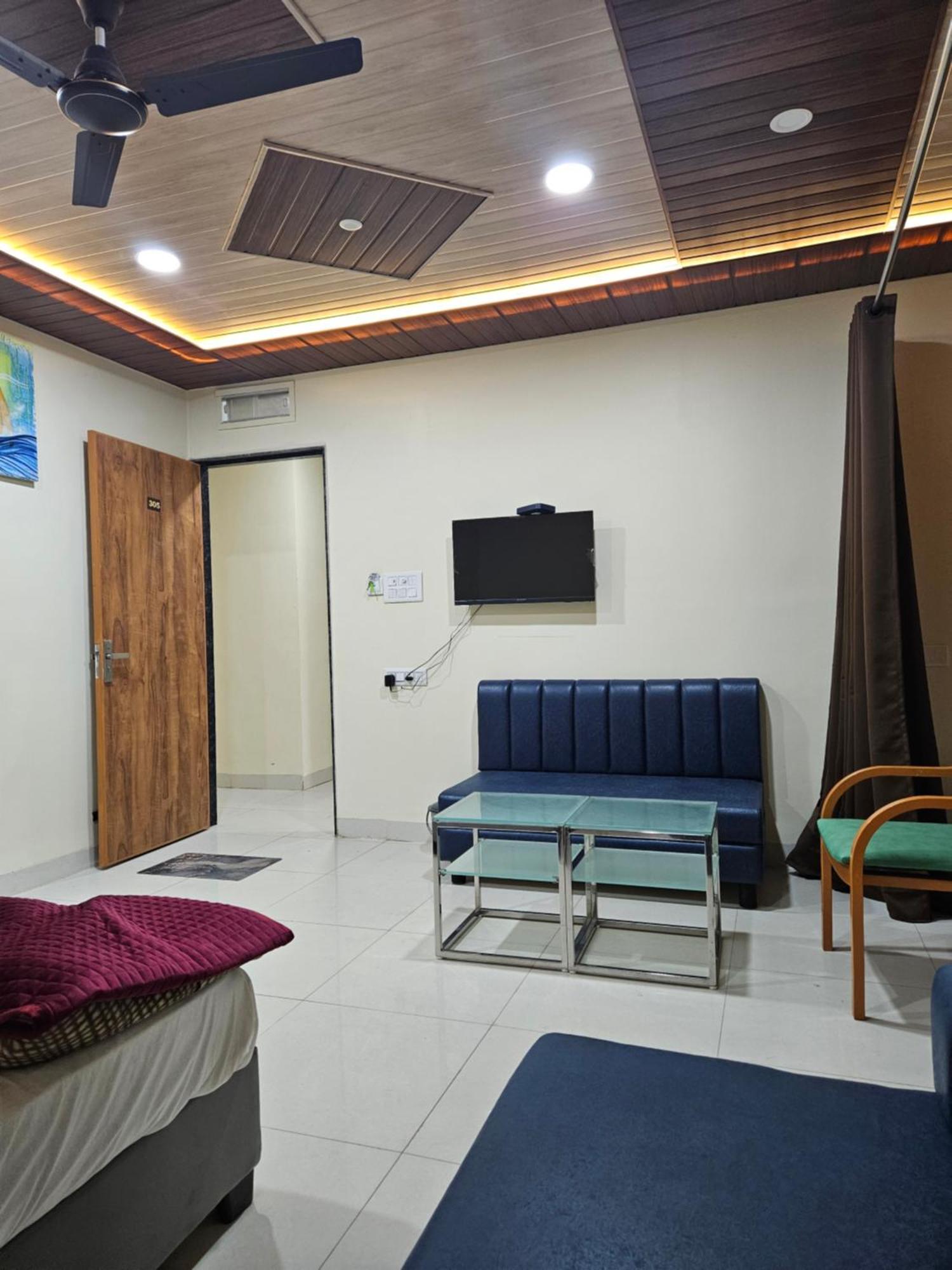 Shri Shiv Ganga Bhakt Niwas Hotel Ujjain Ngoại thất bức ảnh