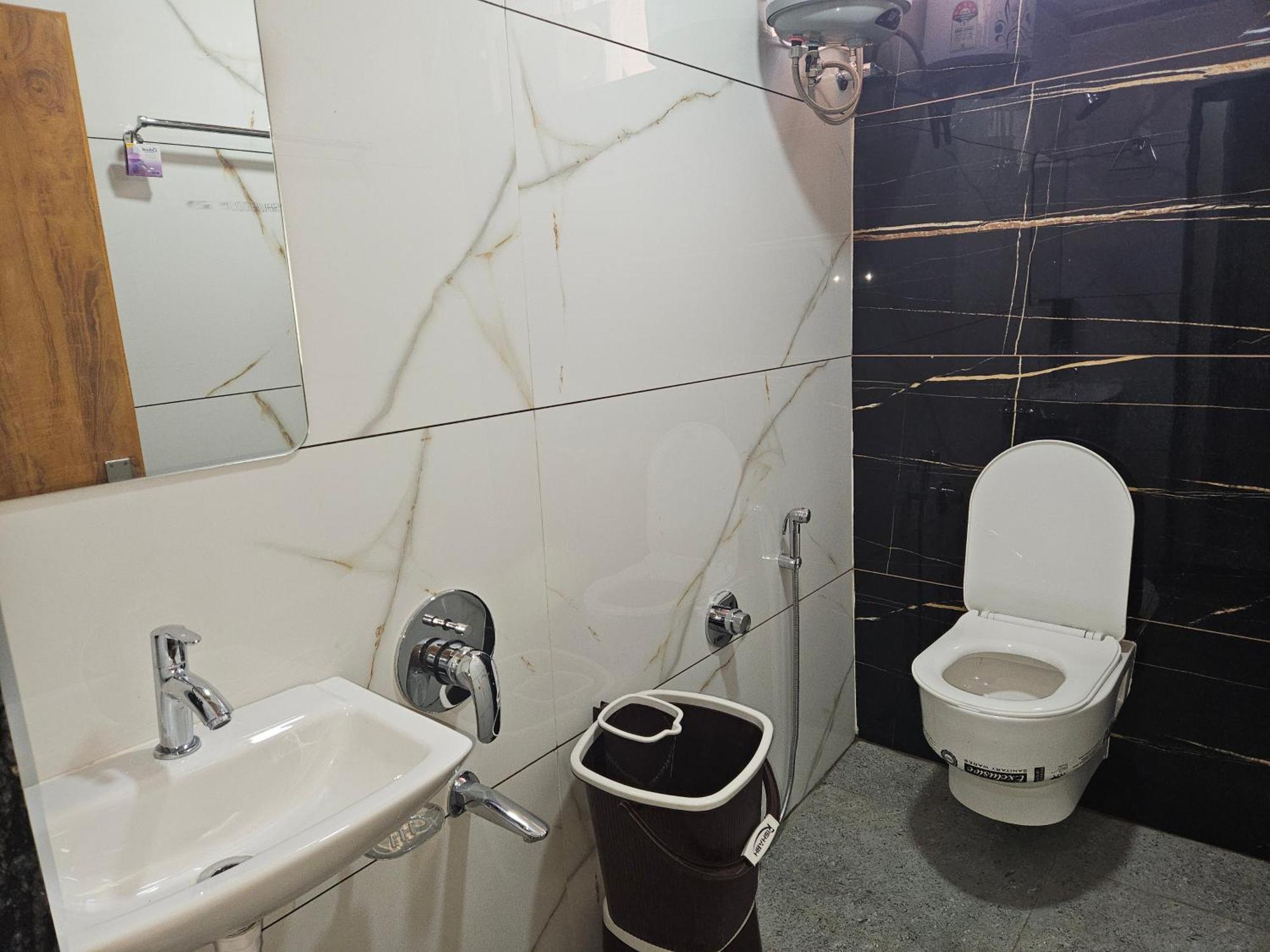 Shri Shiv Ganga Bhakt Niwas Hotel Ujjain Ngoại thất bức ảnh