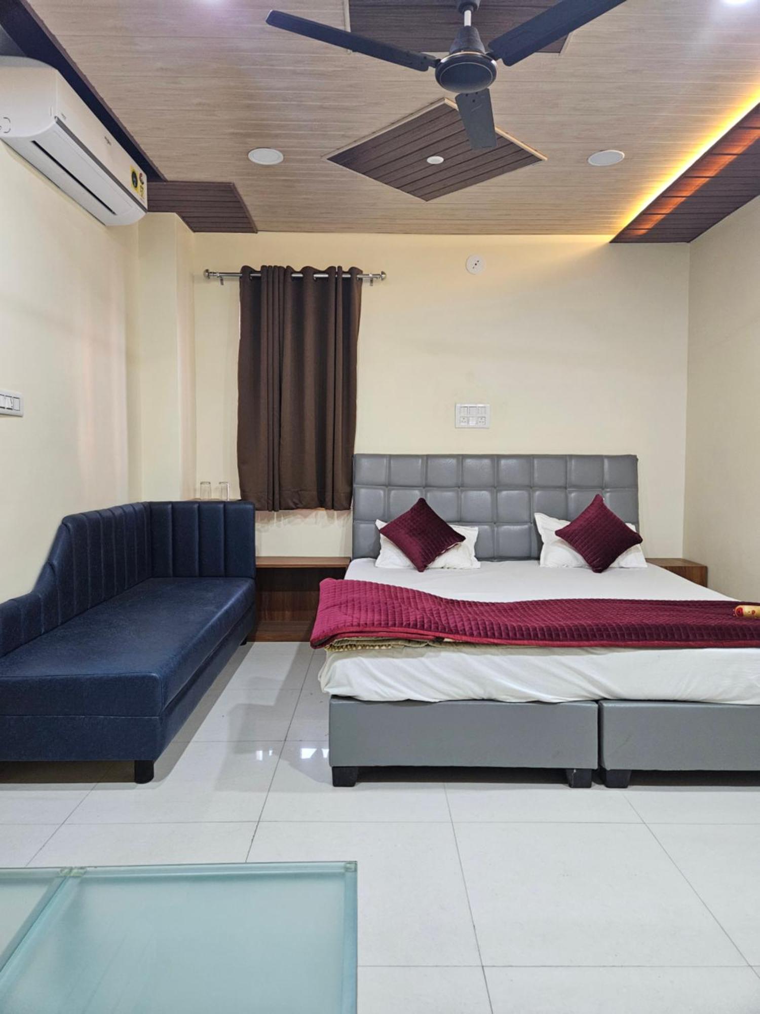 Shri Shiv Ganga Bhakt Niwas Hotel Ujjain Ngoại thất bức ảnh