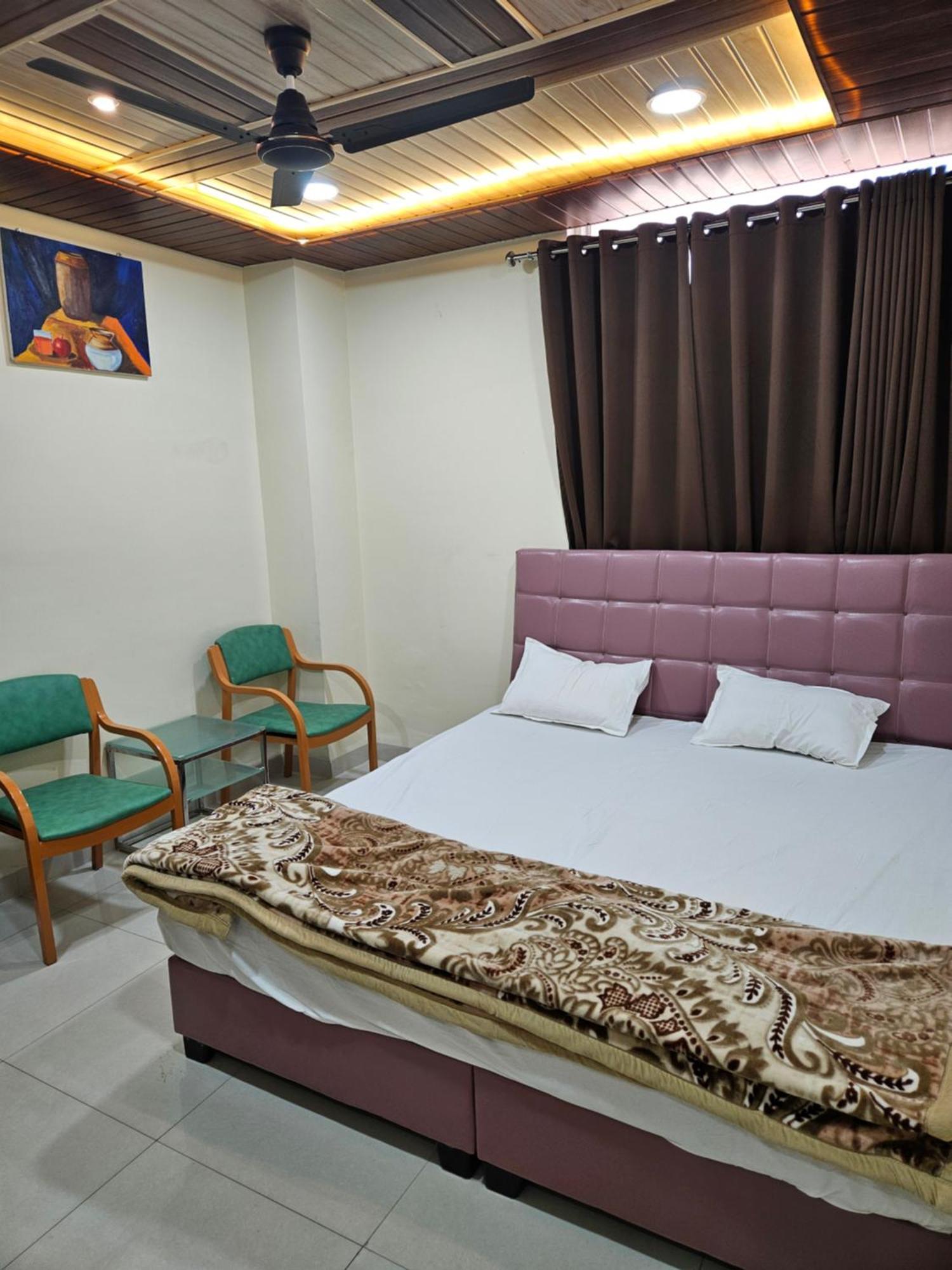 Shri Shiv Ganga Bhakt Niwas Hotel Ujjain Ngoại thất bức ảnh