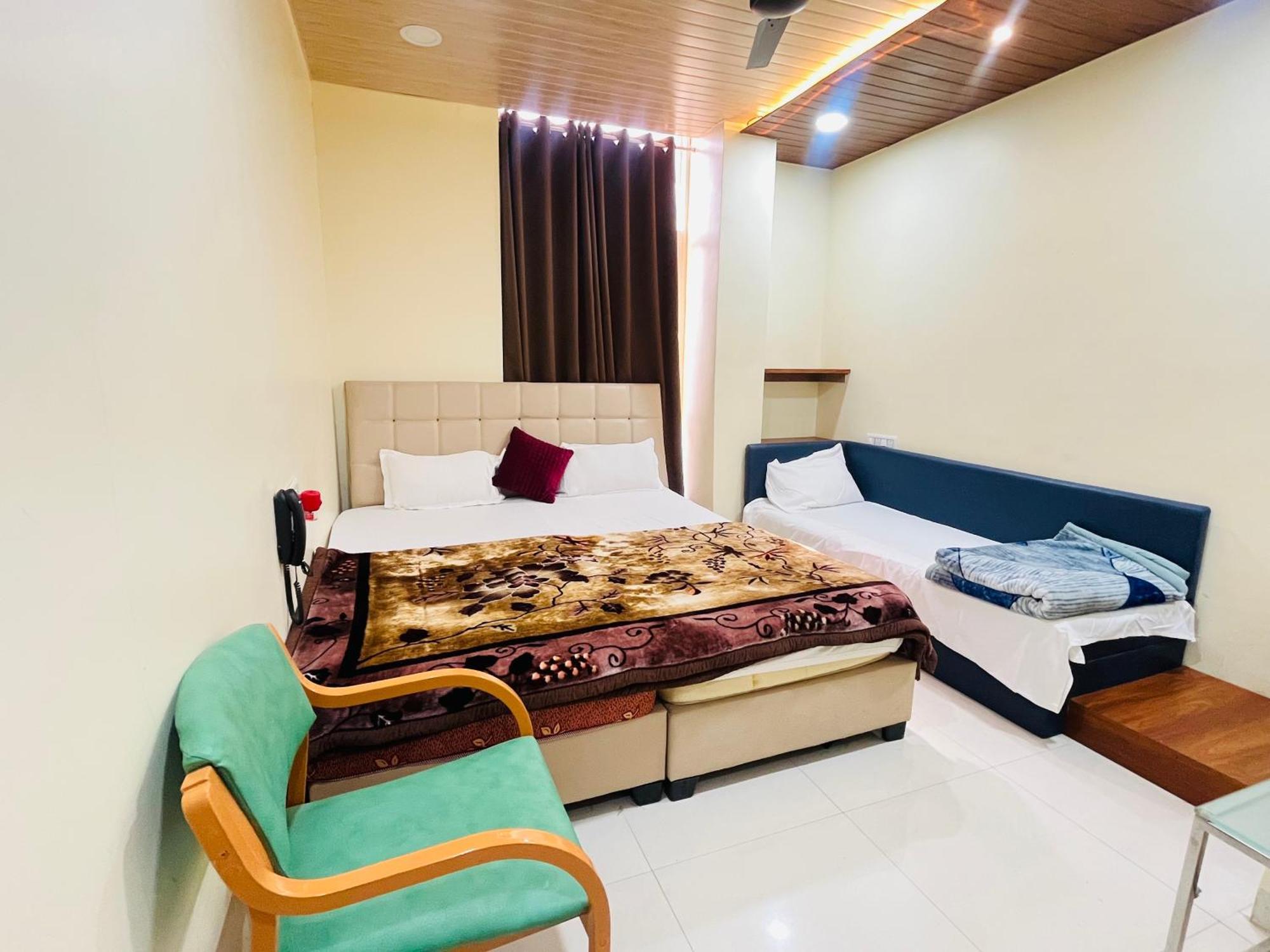 Shri Shiv Ganga Bhakt Niwas Hotel Ujjain Ngoại thất bức ảnh